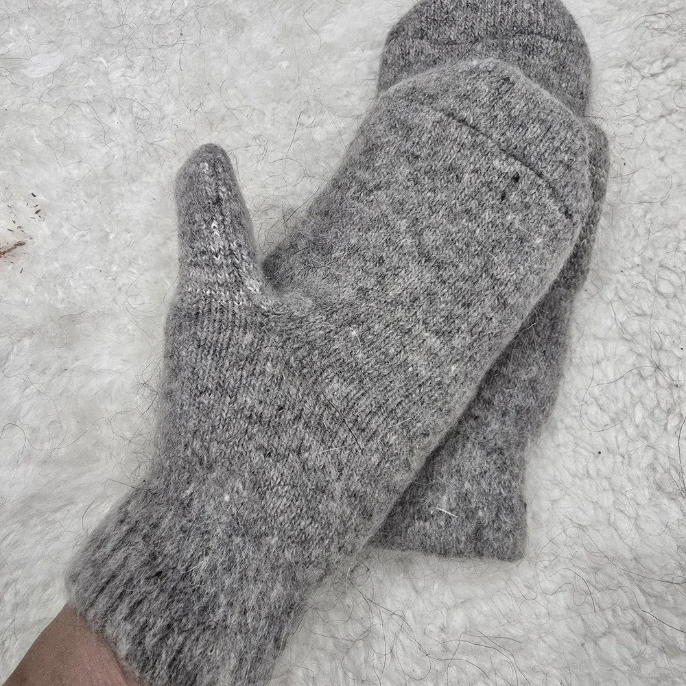 Handmade Goat Down Mittens‎ Grey White Floral Nordic Pattern Warm Winter Gloves